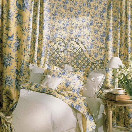 Toile Portfolio - дизайнерские обои с тканями-компаньонами от Thibaut
