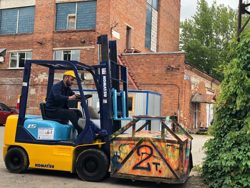 Вилочный бу погрузчик Komatsu fg15lt16