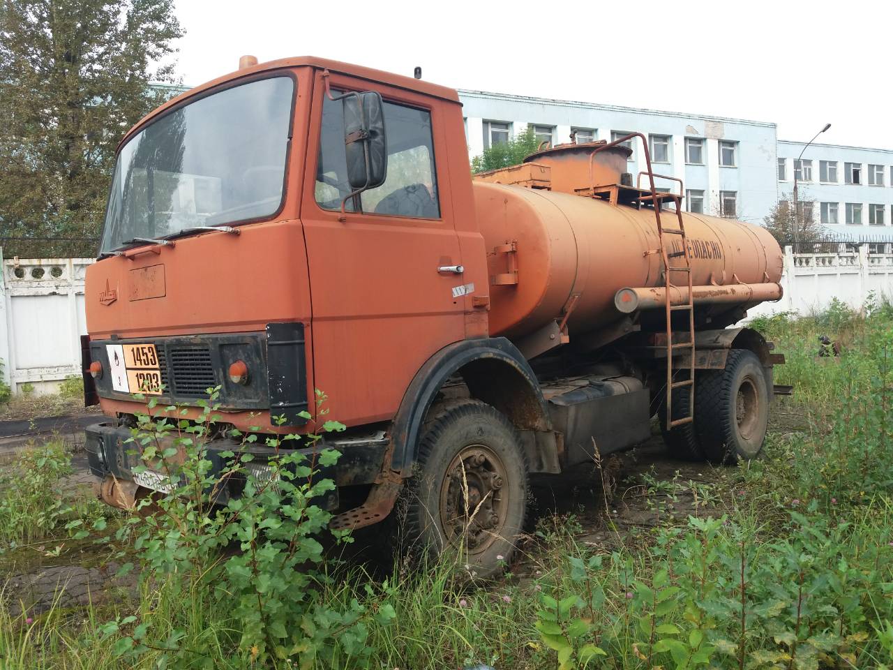 Продается топливозаправщик на МАЗ 5337