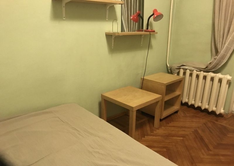 Сдается комната с прекрасным видом из окна.