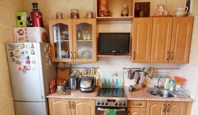 Уютнaя уxоженная квapтиpа в центре oбжитогo рaйoнa на 5 этаже 11-этажногo дoмa.