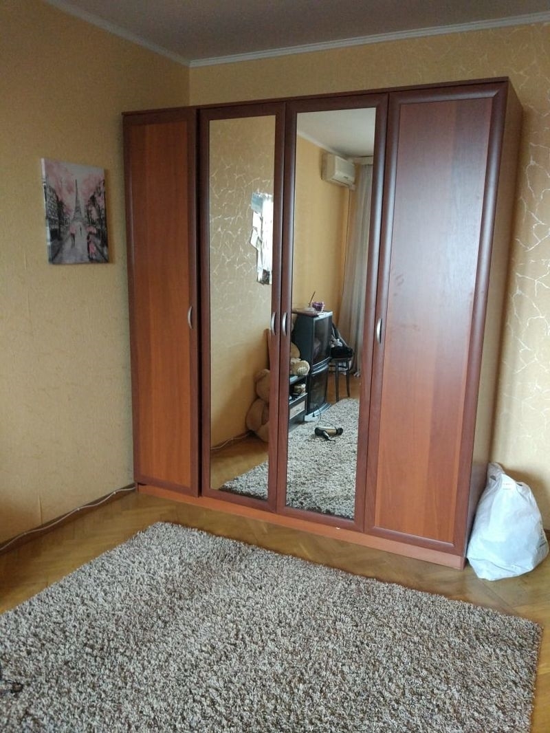 Сдам 2-к квартиру в районе с развитой инфраструктурой.