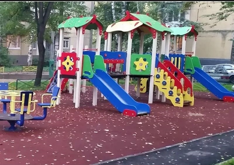 Светлая, просторная квартира в пешей доступности от метро в хорошем состоянии.