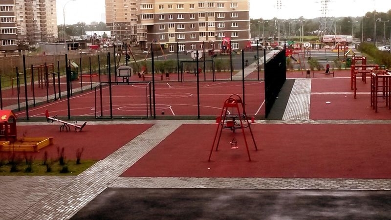 Продается трешка.