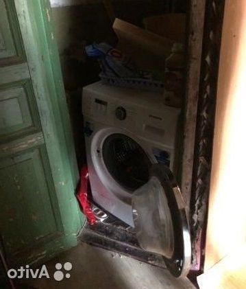 Сдается небольшая комната для одного человека.