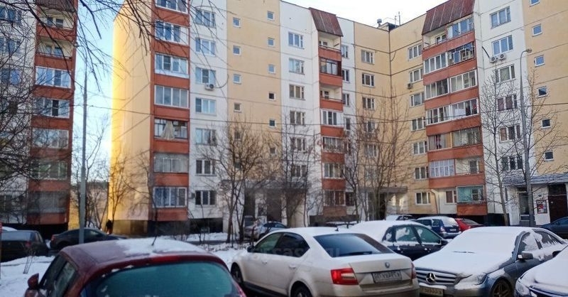 Продается 3-комнатная квартира в хорошем благоустроенном районе.