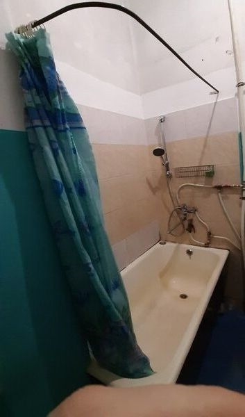 Сдается комната 20 квадратных метров на длительный срок.