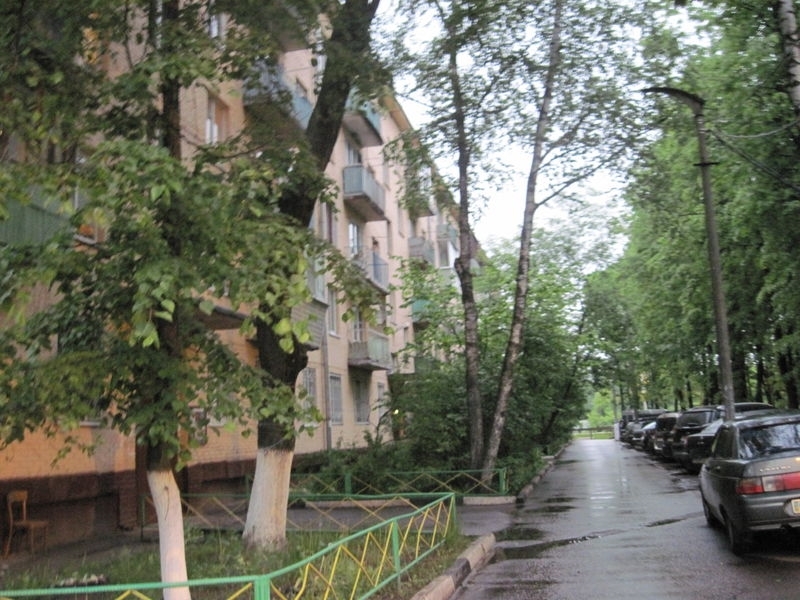 Продается 1-к квартира в развитом благоустроенном районе.