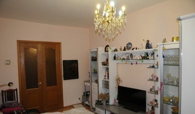 Продам 3-к квартиру в хорошем доме с чистым подъездом.