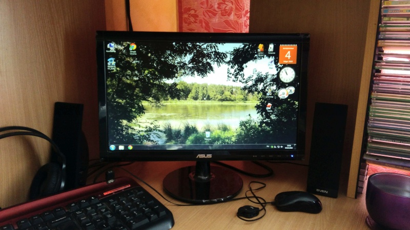 Продам монитор ASUS VS197DE LED TN 18.5, Black