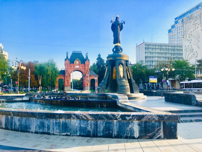 Сдаю посуточно 1 к квартиру в центре Краснодара по адресу Красная 176
