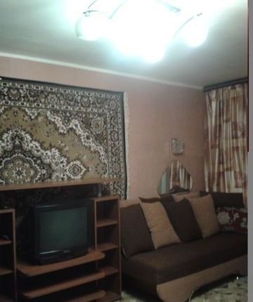 Двухкомнатная квартира в аренду по хорошей цене.