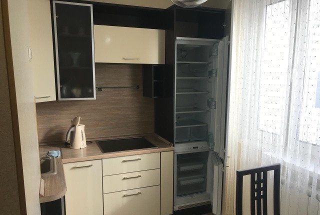 Сдается 1-к квартира в хорошем развитом районе.