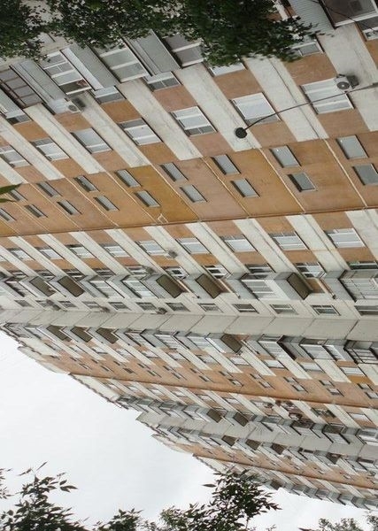 Продам 2-комнатную квартиру в развитом районе по доступной цене.