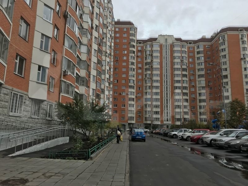 Продается очень уютная и светлая 1-к квартира.
