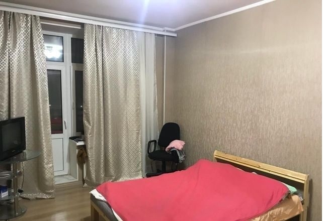 Сдатся отличная двухкомнатная квартира в монолитном доме.