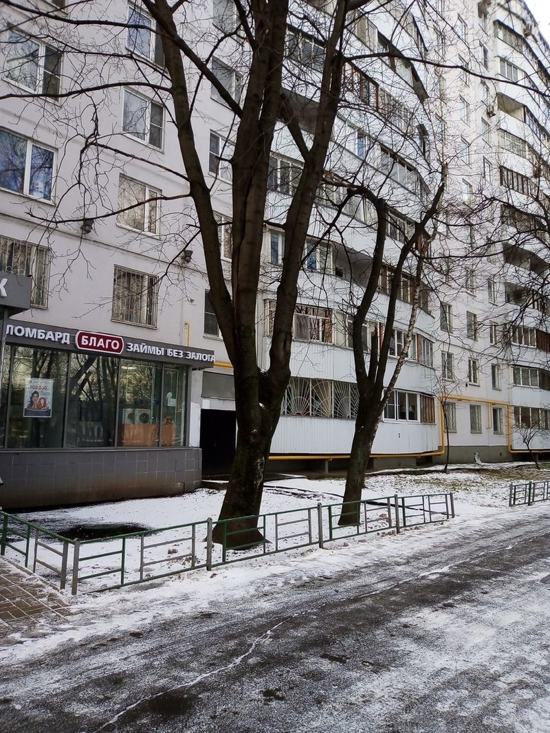 Продам Студию- квартиру , в трех минутах ходьбы от метро Домодедово.