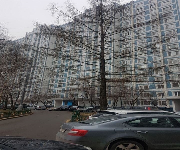 Продам Студию -квартиру , в трех минутах ходьбы от метро Крылатское.