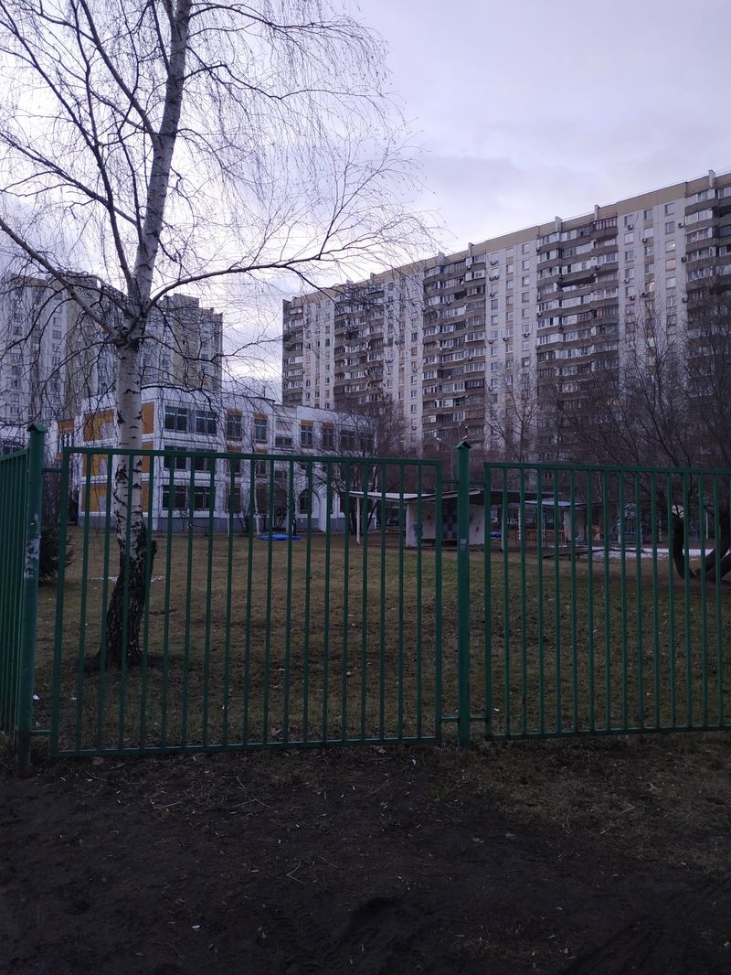 Продам Студию -квартиру , в 10 минутах ходьбы от метро Марьино.
