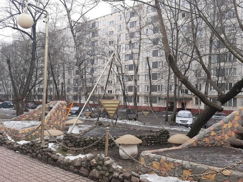 Продам Студию -квартиру , в 15 минутах ходьбы от метро Новогиреево.