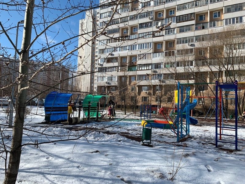 Продам Студию -квартиру , в 10 минутах ходьбы от метро Новопеределкинская.