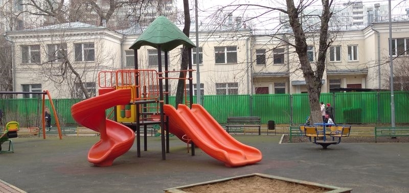 Продам Студию -квартиру , в 10 минутах ходьбы от метро Площадь Ильича.