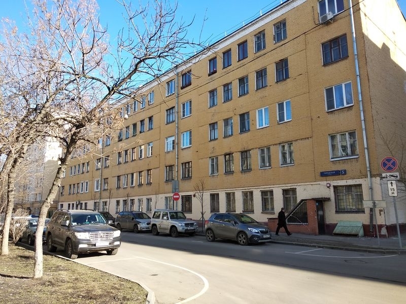 Продам Студию -квартиру , в 10 минутах ходьбы от метро Тульская.