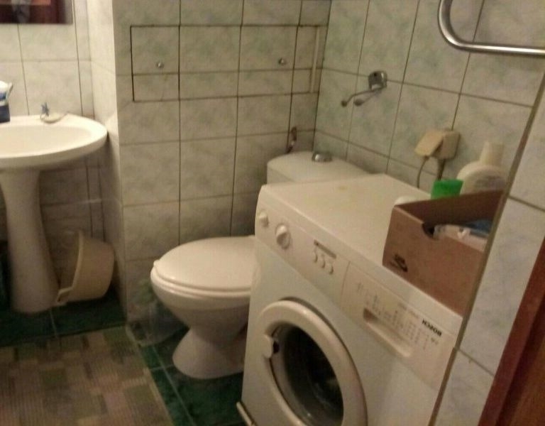 Сдается 1-к квартира в тихом районе.