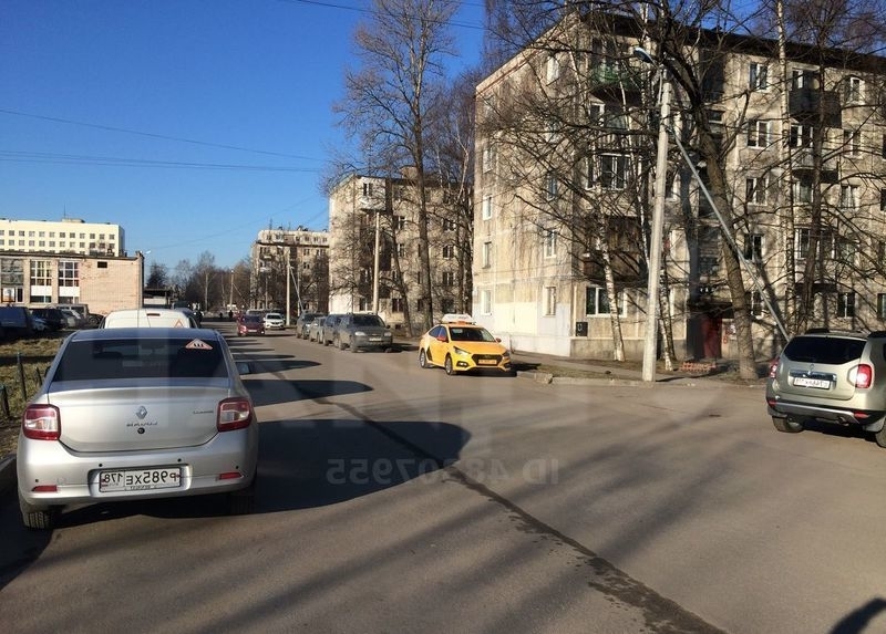 Продается однушка в хорошем районе.