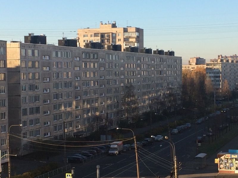 Продается 2-комнатная квартира в хорошем районе.