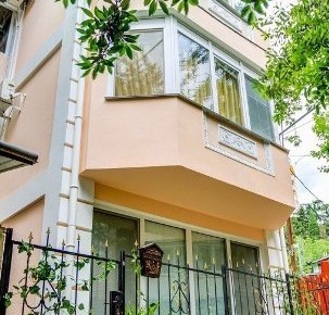 Продажа дома в центре Ялты 4 этажа, 750 метров до набережной