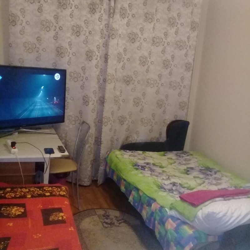 Сдаю посуточно на часы комнату с лоджией