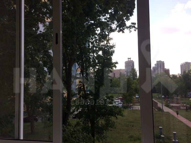 Вы ищете однушку Зоните.