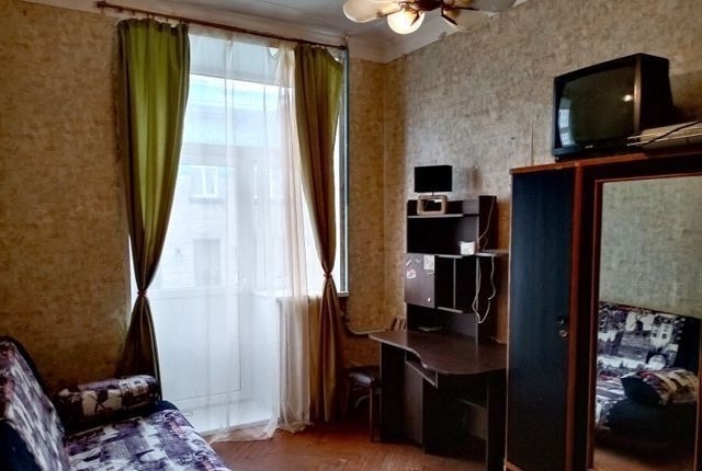 Сдается просторная комната 14 м.