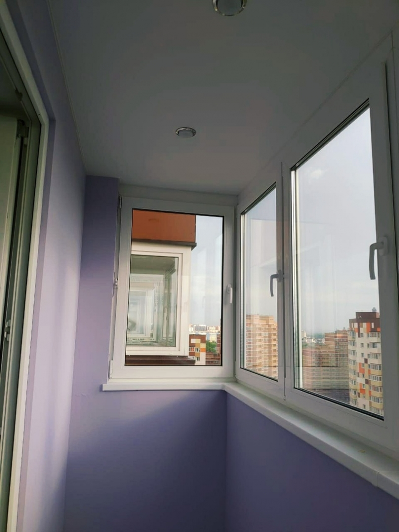  REHAU-  . 