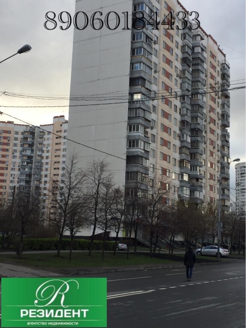 Чистая и ухоженная квартира с просторными комнатами.