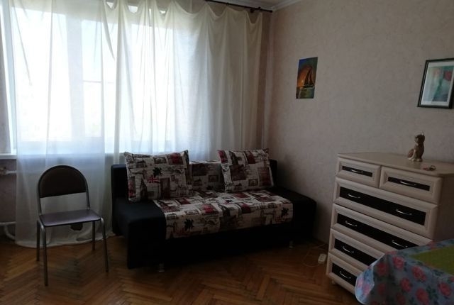 Сдатся комната в 3 х комнатной коммунальной квартире, недалеко от метро Электро