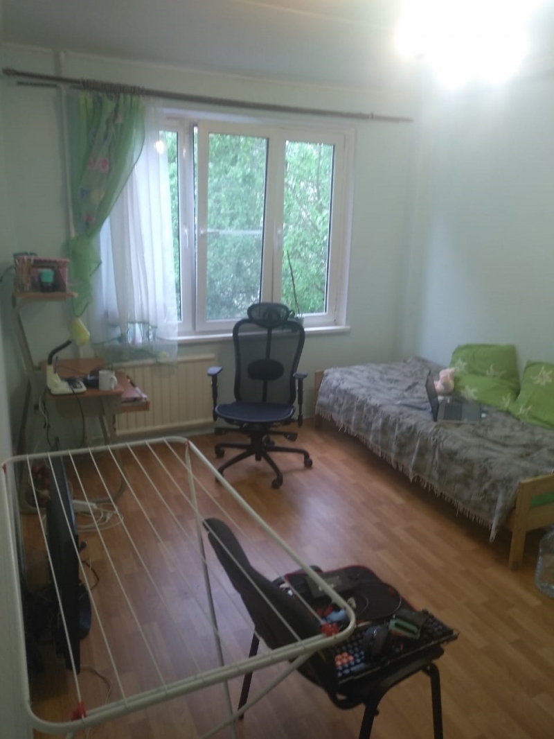Продается комната с хорошими соседями.