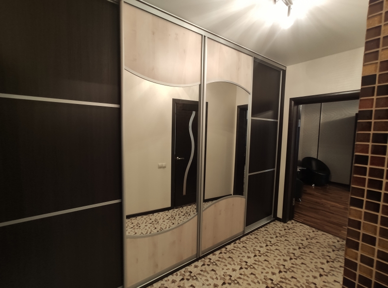Второй дом от метро Кирпичный, потолки 3.