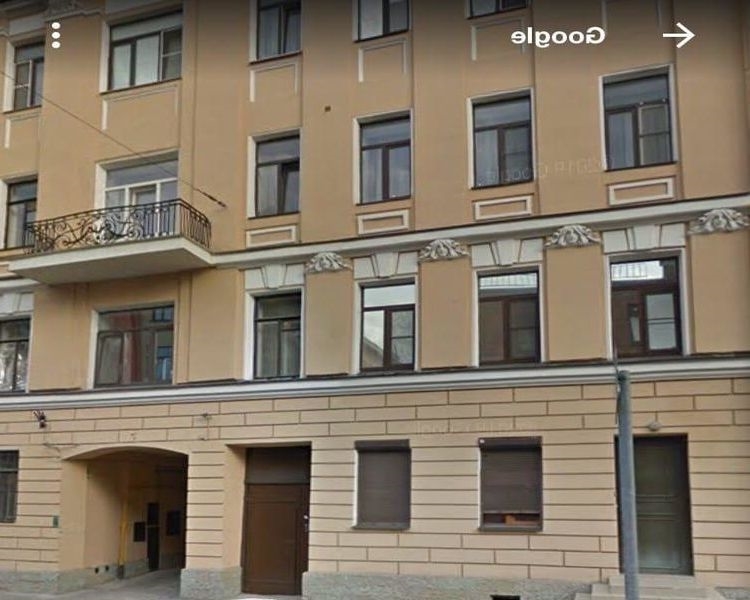 комната светлая чистая мебелированная , коммуналка Рядом с метро, бли ...