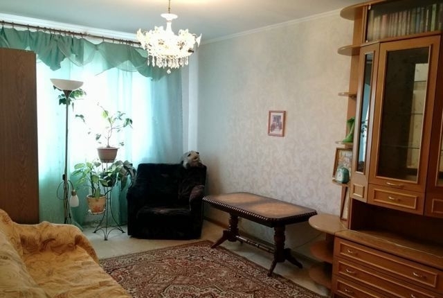 Сдается 1 комнатная квартира с хорошим свежим ремонтом.