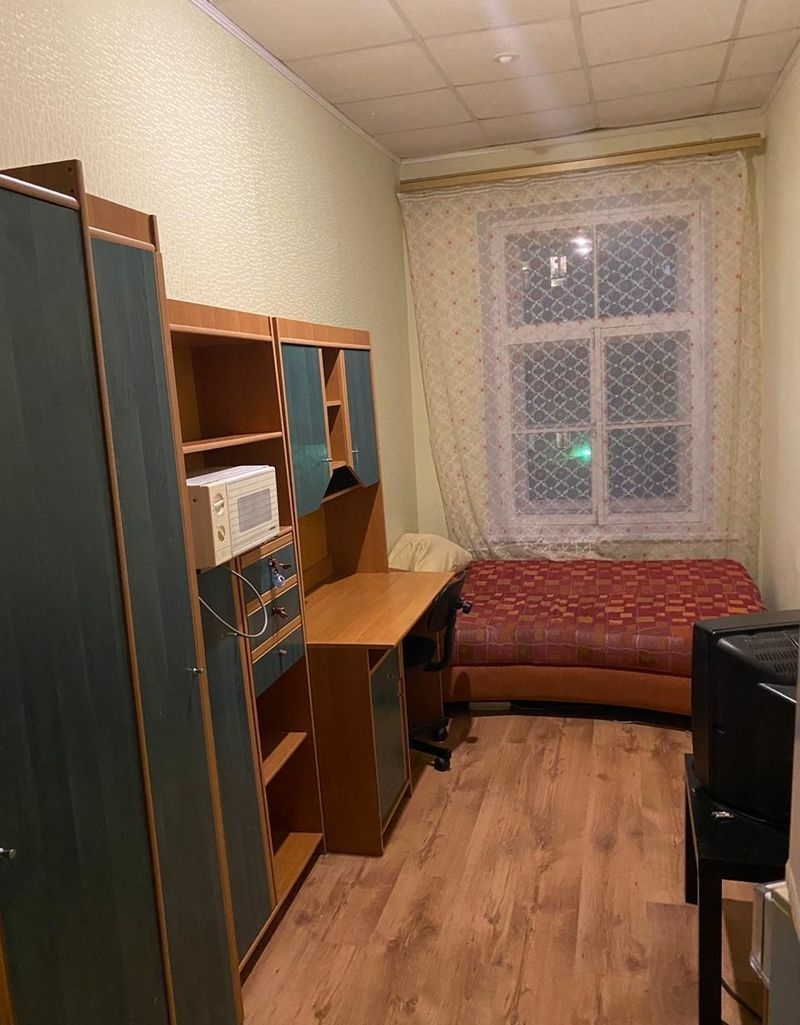 Сдатся комната 12 м в небольшой чистой коммунальной квартире Только на длительн
