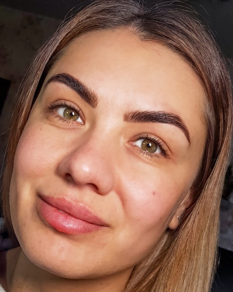 Окрашивание бровей