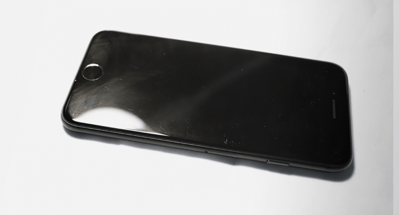 Продам iPhone 7