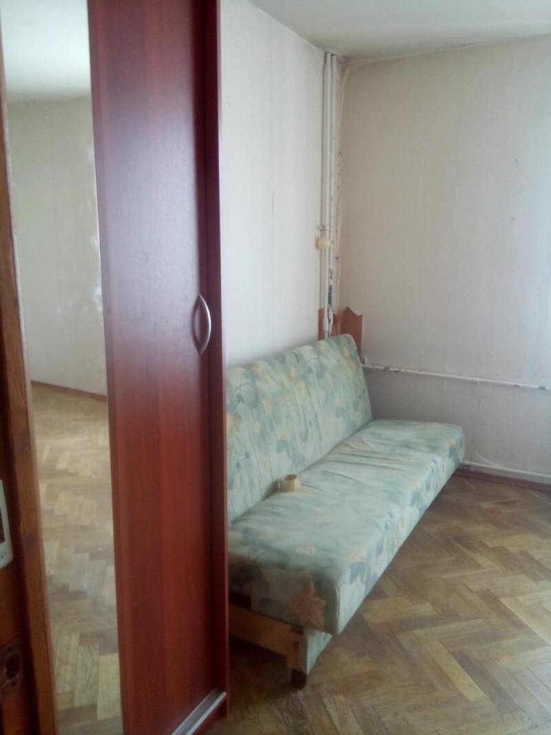 Сдается на длительный срок комната в хорошем состоянии в пешей доступности от ме