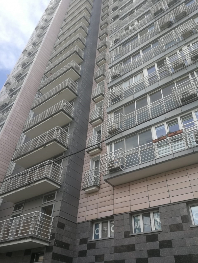 Сдается двухкомнатная квартира в хорошем районе с развитой инфраструктурой.