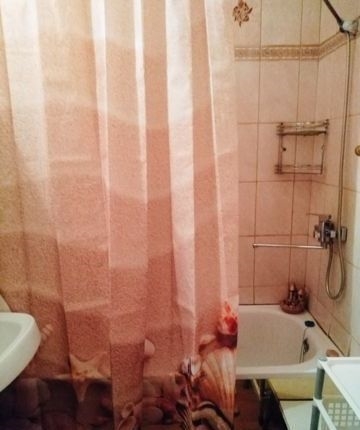 Сдается комната со всеми удобствами.