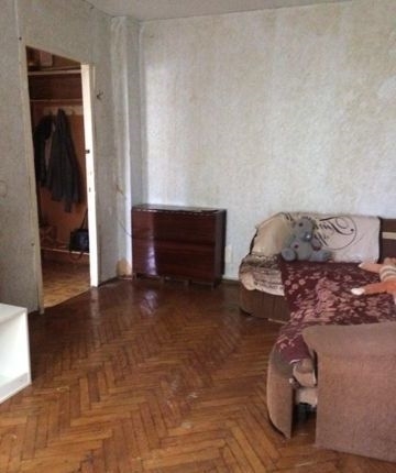 Сдается двухкомнатная квартира в хорошем районе с развитой инфраструктурой.