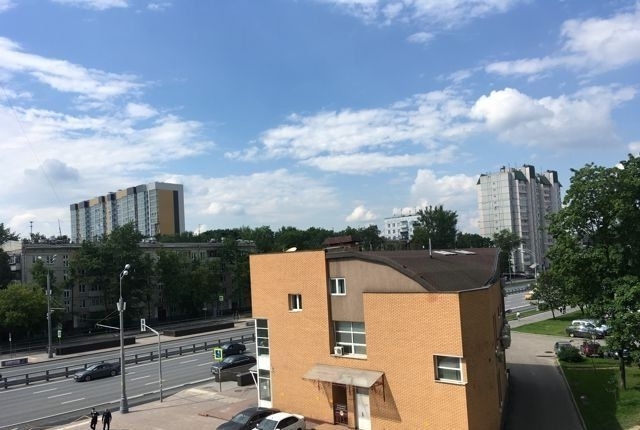Продaтся светлая, чистая и уютная квартира в пешей доступности от метро.