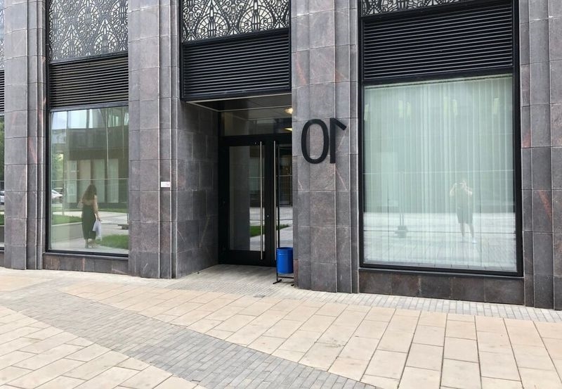 Продам 2-комнатную квартиру в развитом районе по доступной цене.